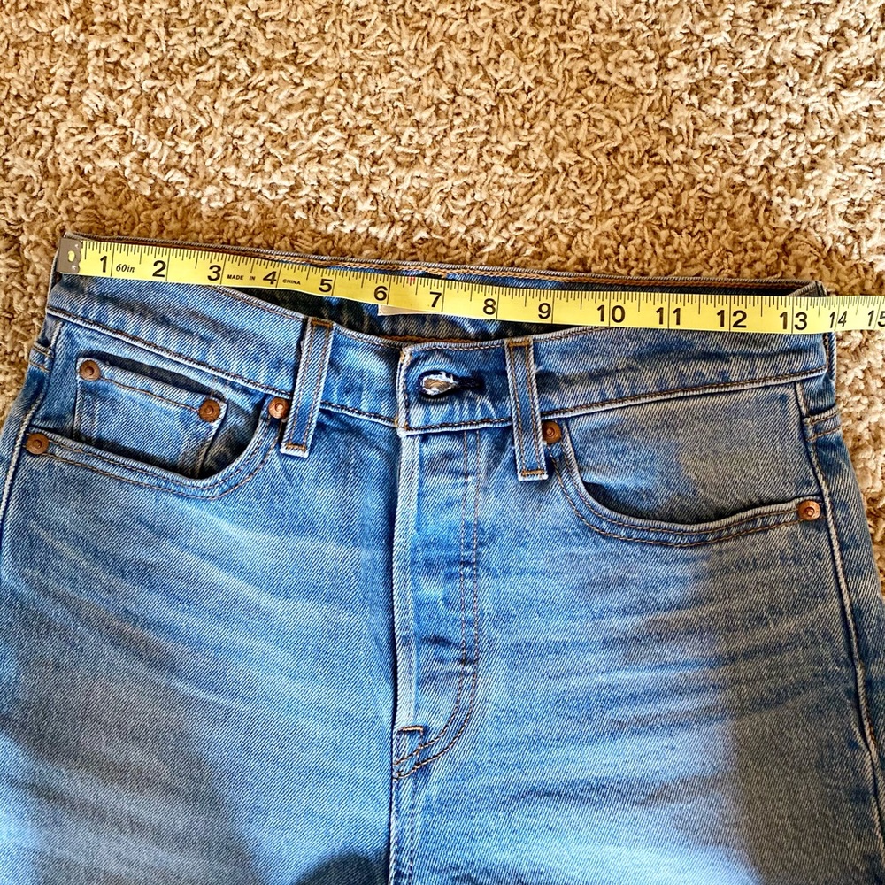 NWOT Levi’s Wedgie Straight Jeans 26 - Picture 4 of 9